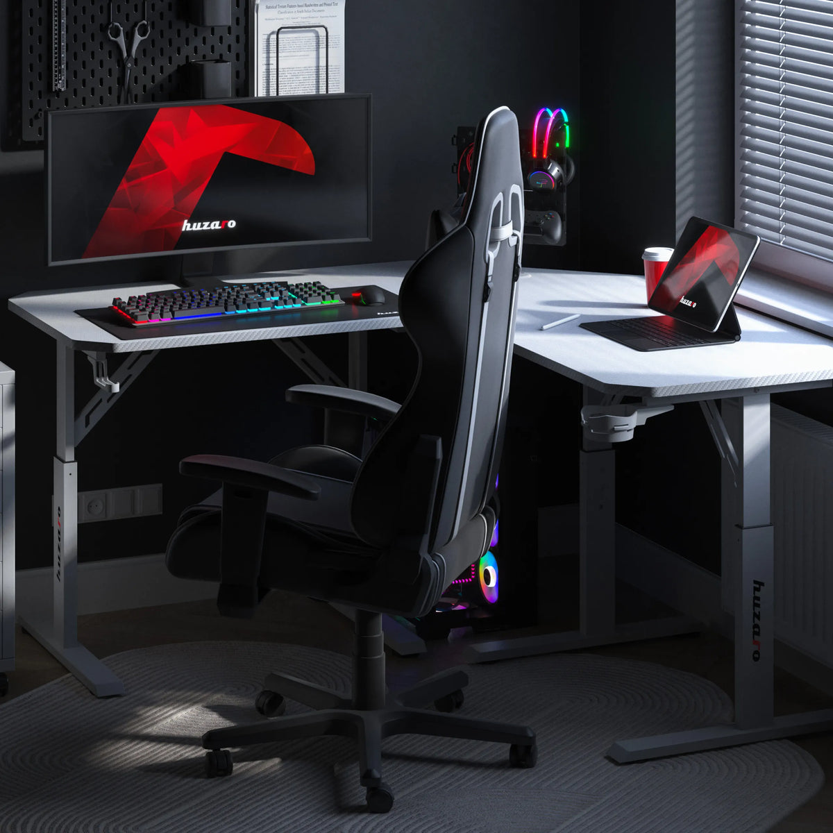 Huzaro Hero 7.3 White height-adjustable corner gaming desk