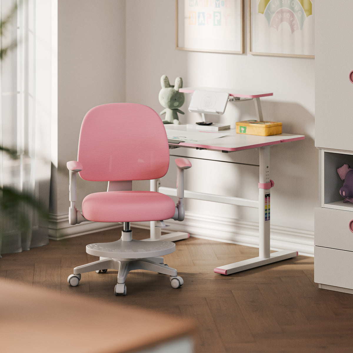 Mark Adler JUNIOR 5.0 Pink swivel chair