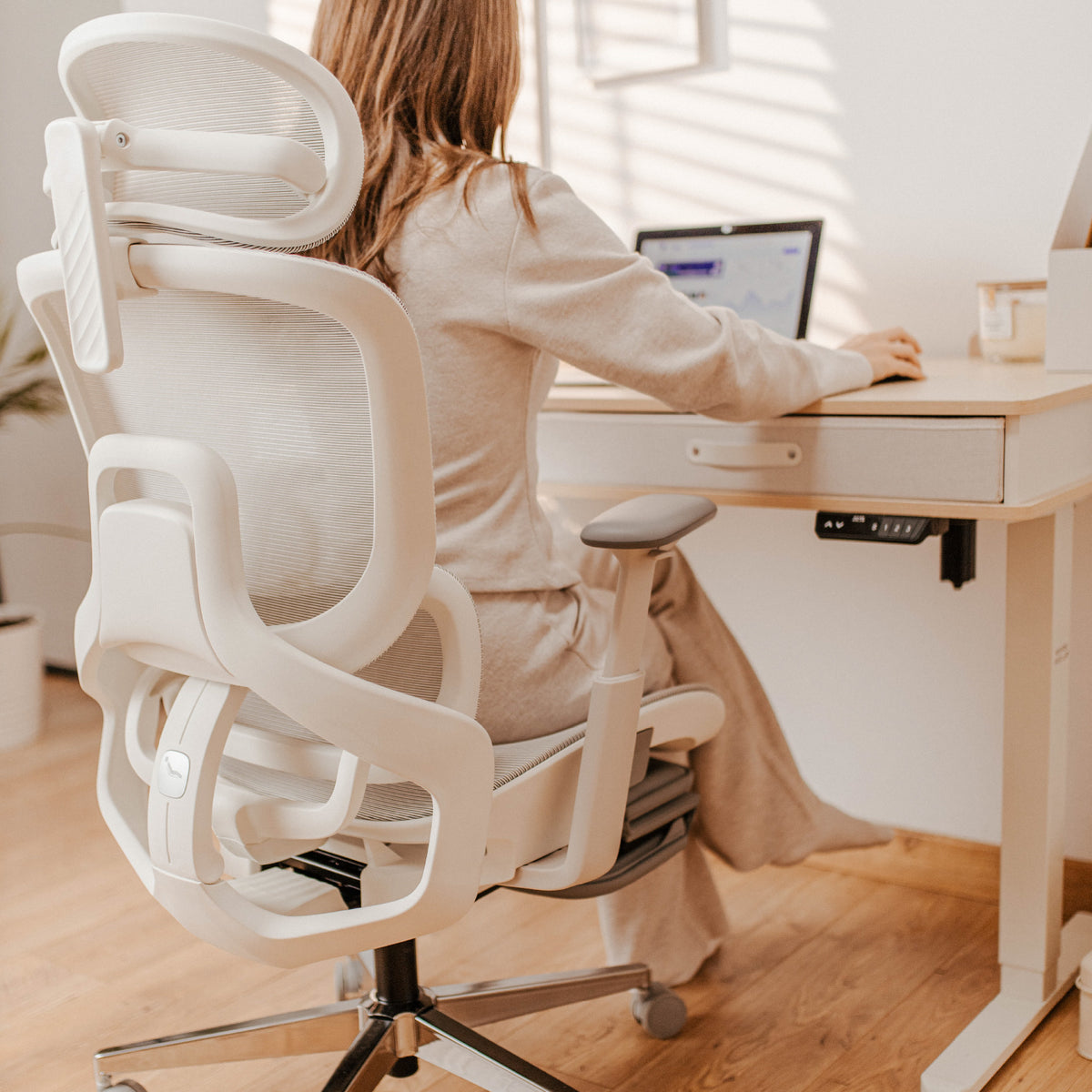 Mark Adler Expert 9.3 Grey Ergonomic Armchair