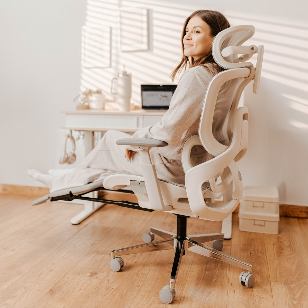 Mark Adler Expert 9.3 Grey Ergonomic Armchair