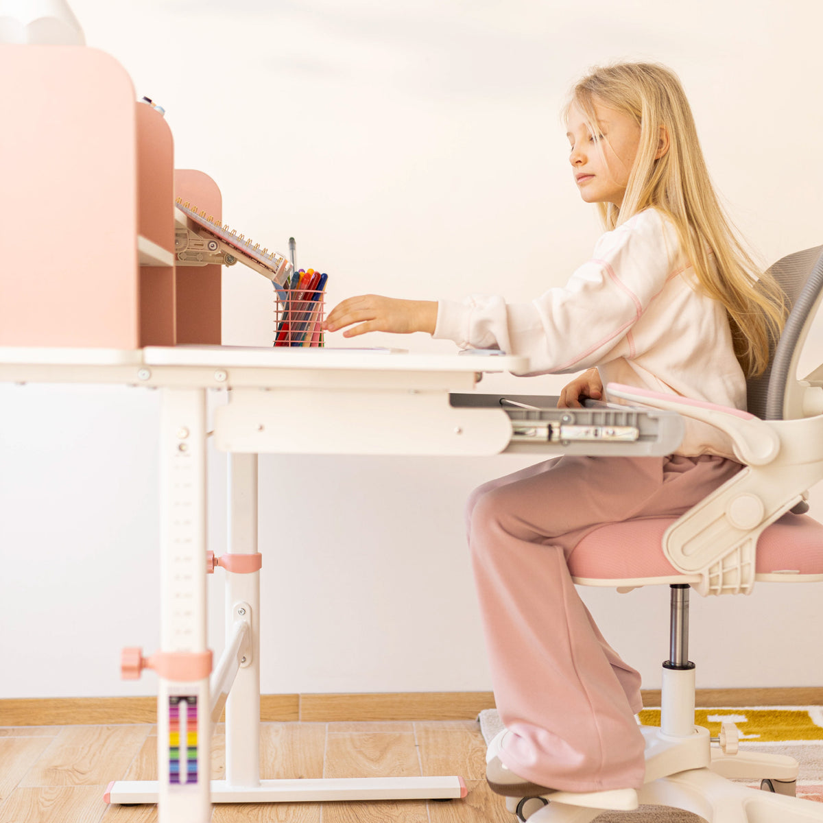 Mark Adler Study 5.0 Pink 90 cm Ergonomic Children’s Desk