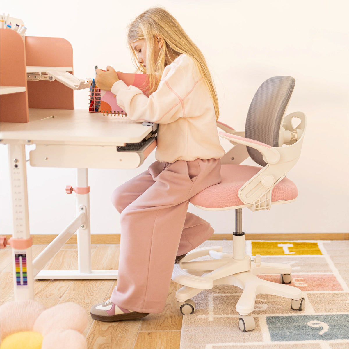 Mark Adler Junior 4.3 Pink-grey children’s desk chair