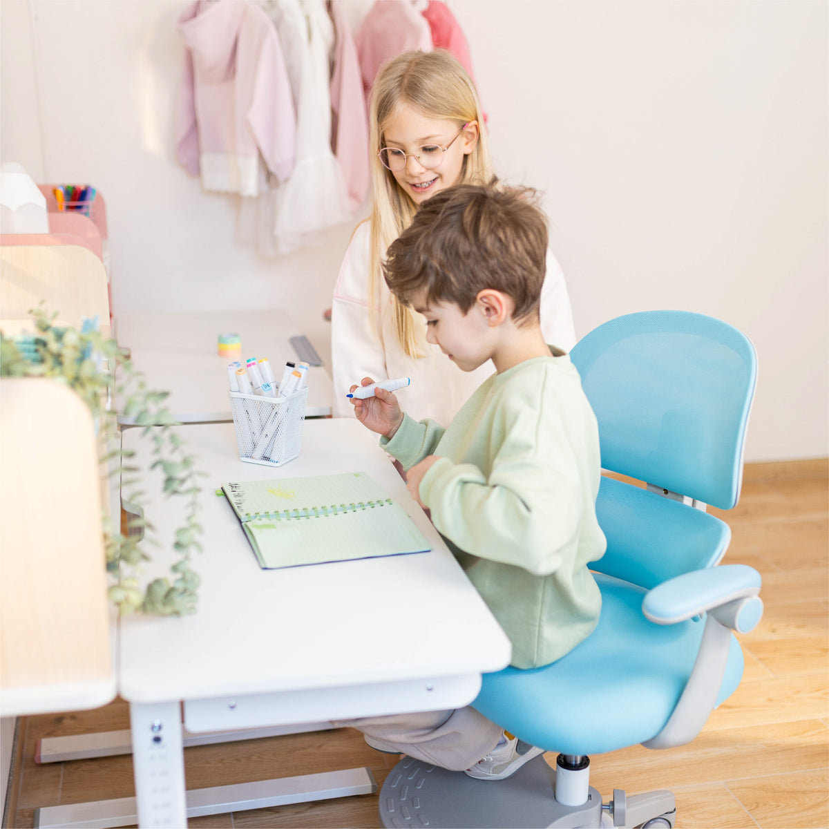 Mark Adler Junior 4.4 Blue Ergonomic Children’s Armchair