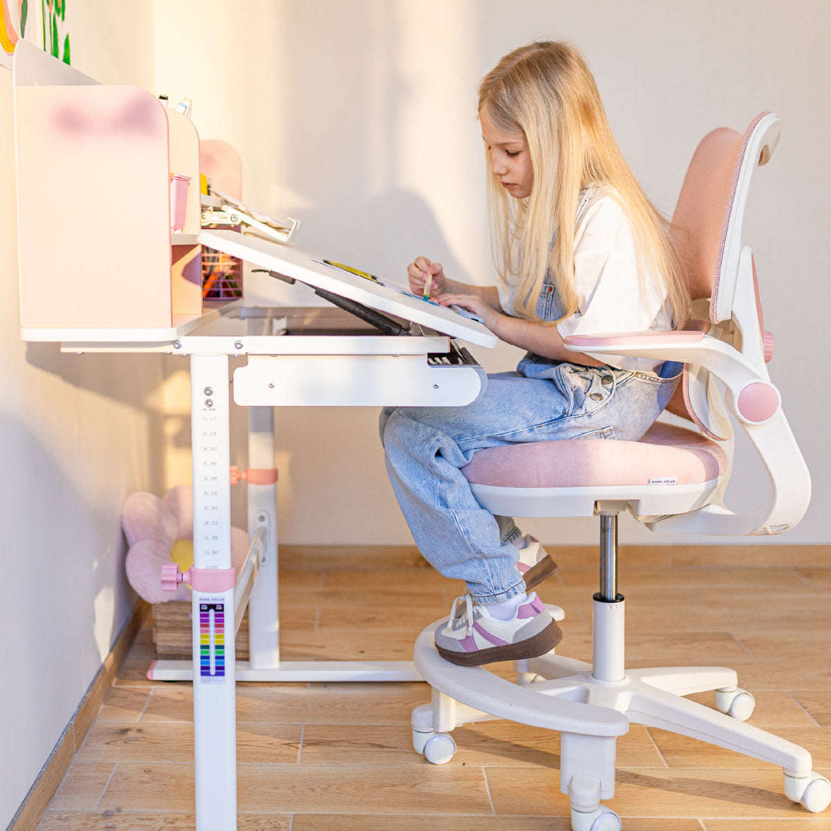 Mark Adler Junior 5.7 Pink children’s desk chair