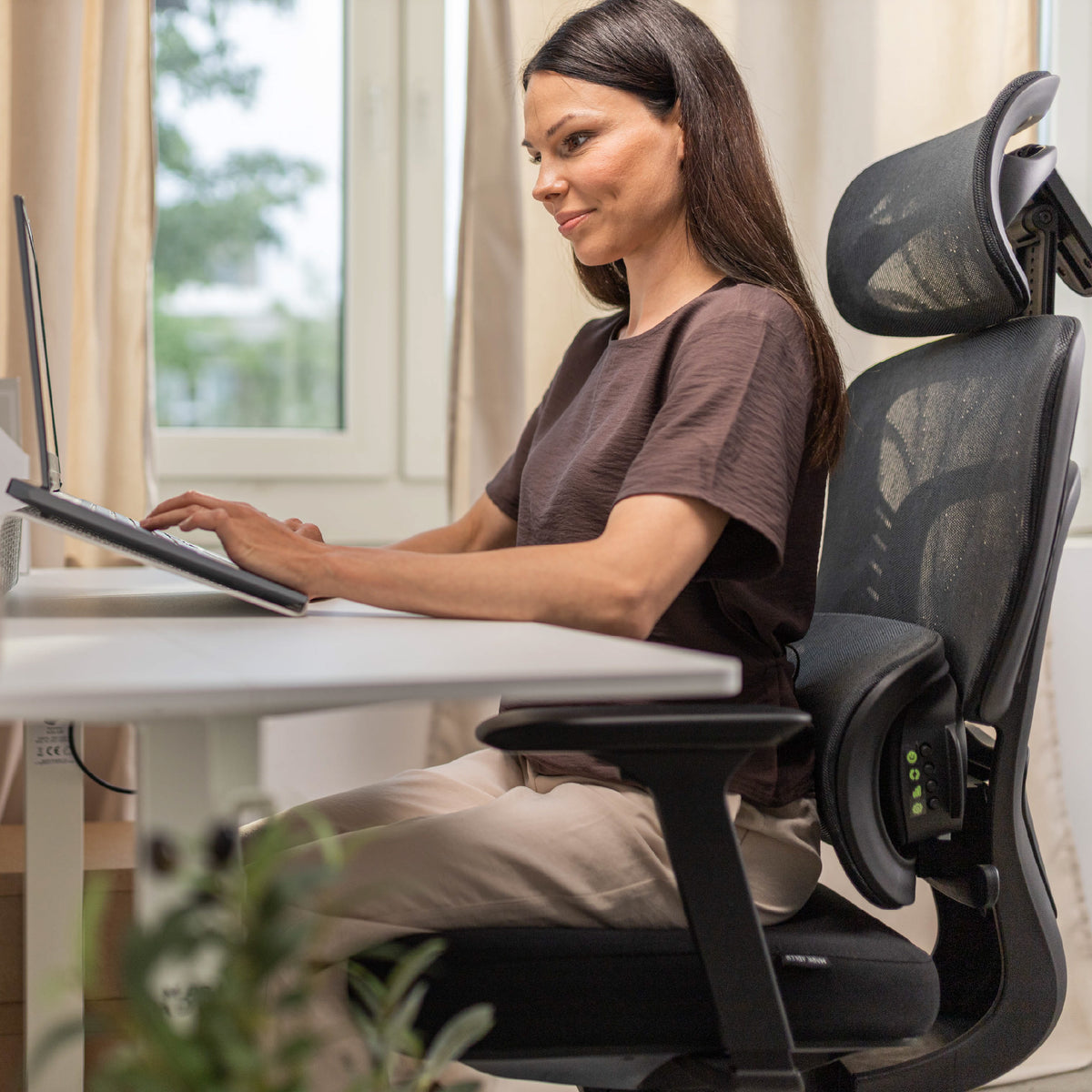 Mark Adler Visioner 6.1 Black massage office chair