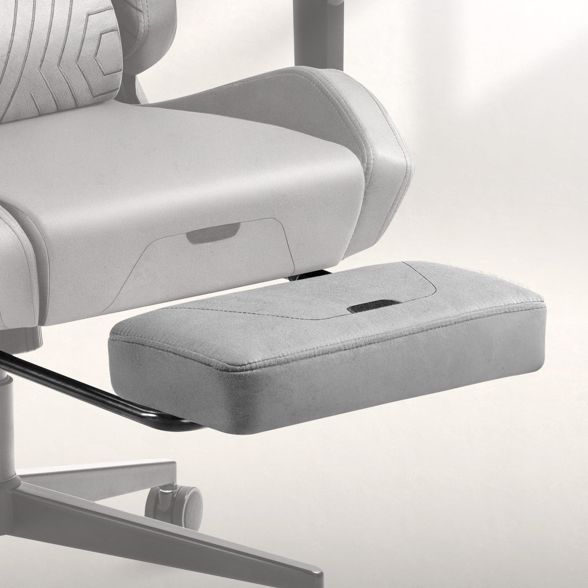 A pull-out footrest for greater comfort