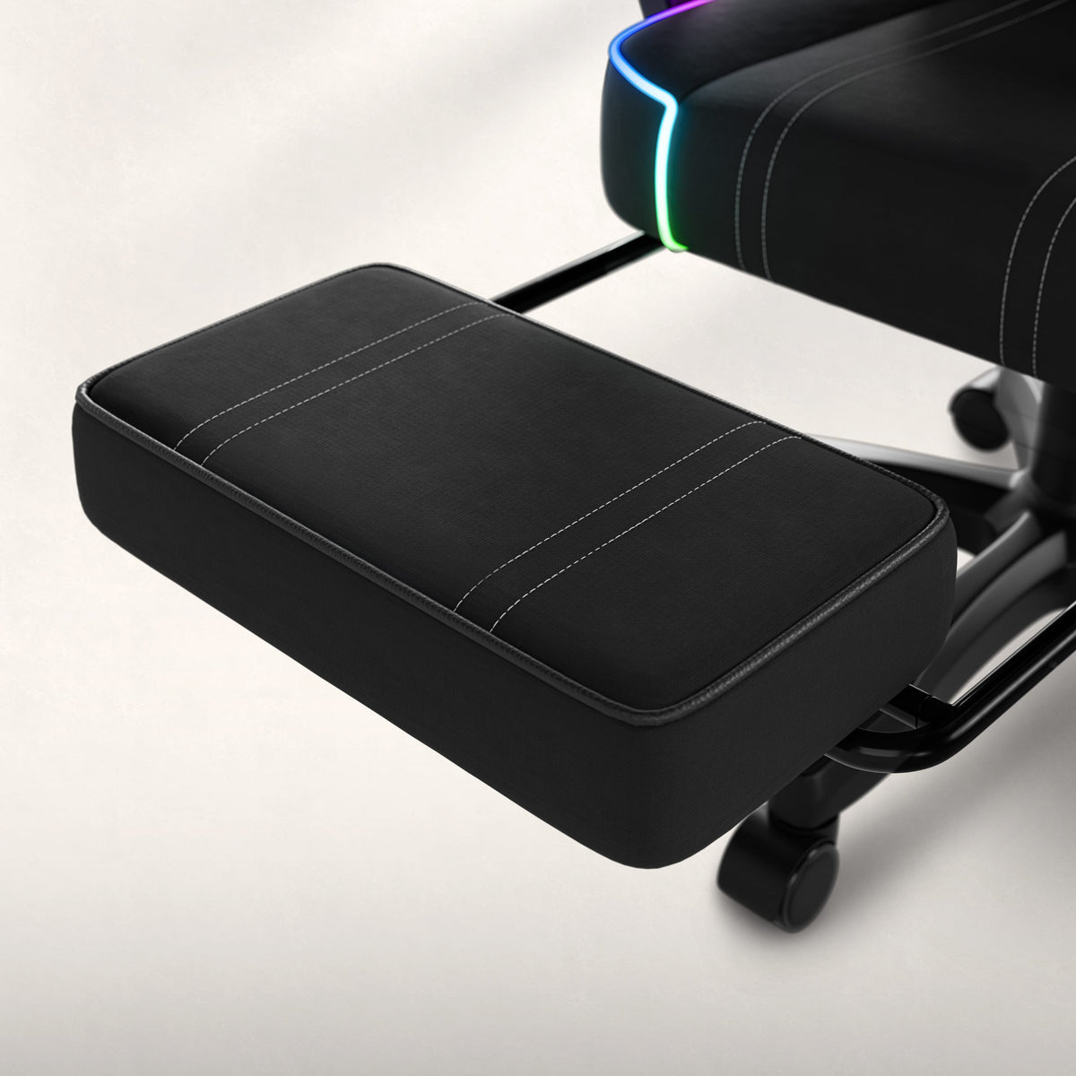 Fold-out footrest