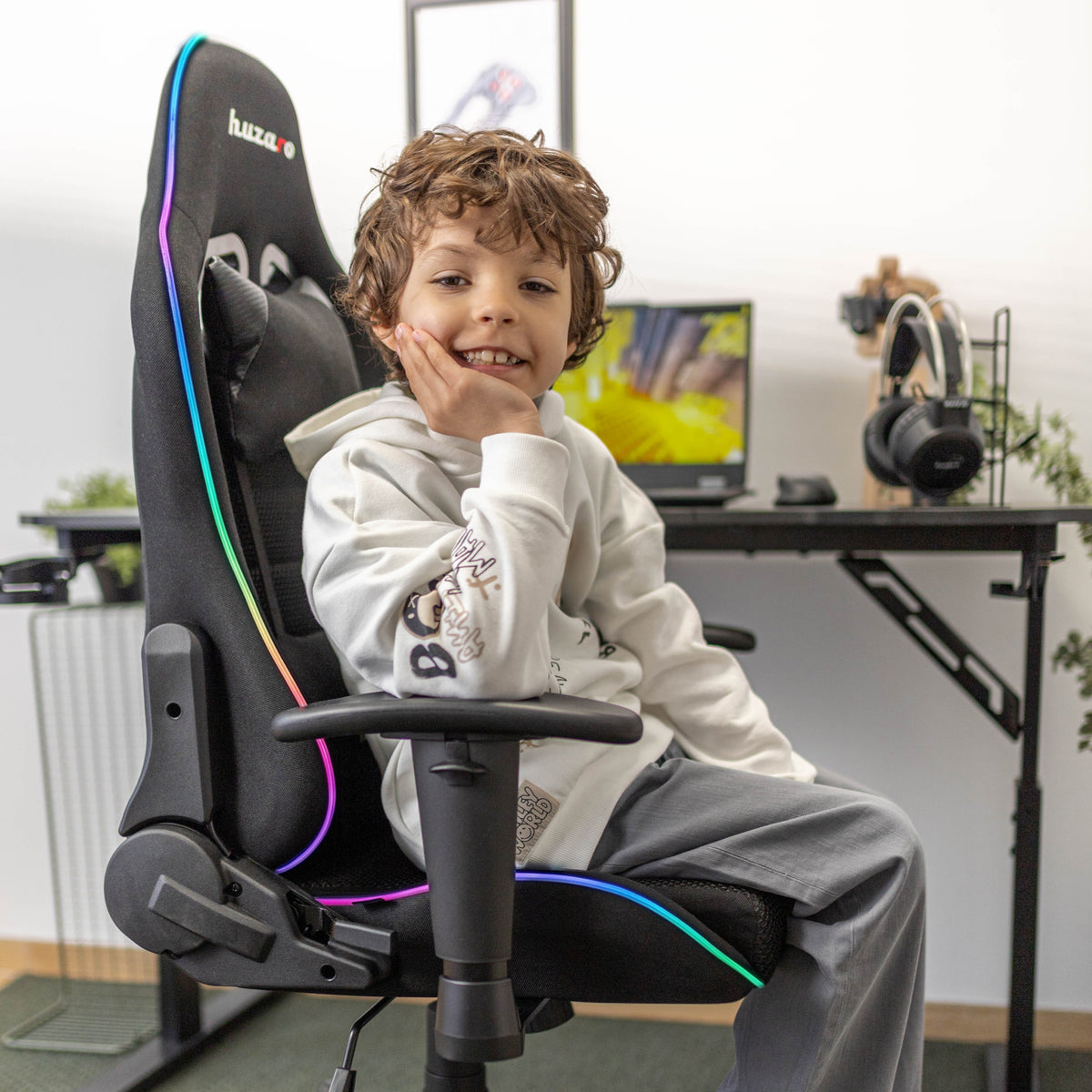 HUZARO RANGER 6.0 RGB Mesh Children’s Gaming Chair